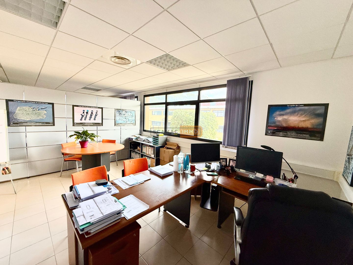 bureau de 105m², Fréjus (Var)