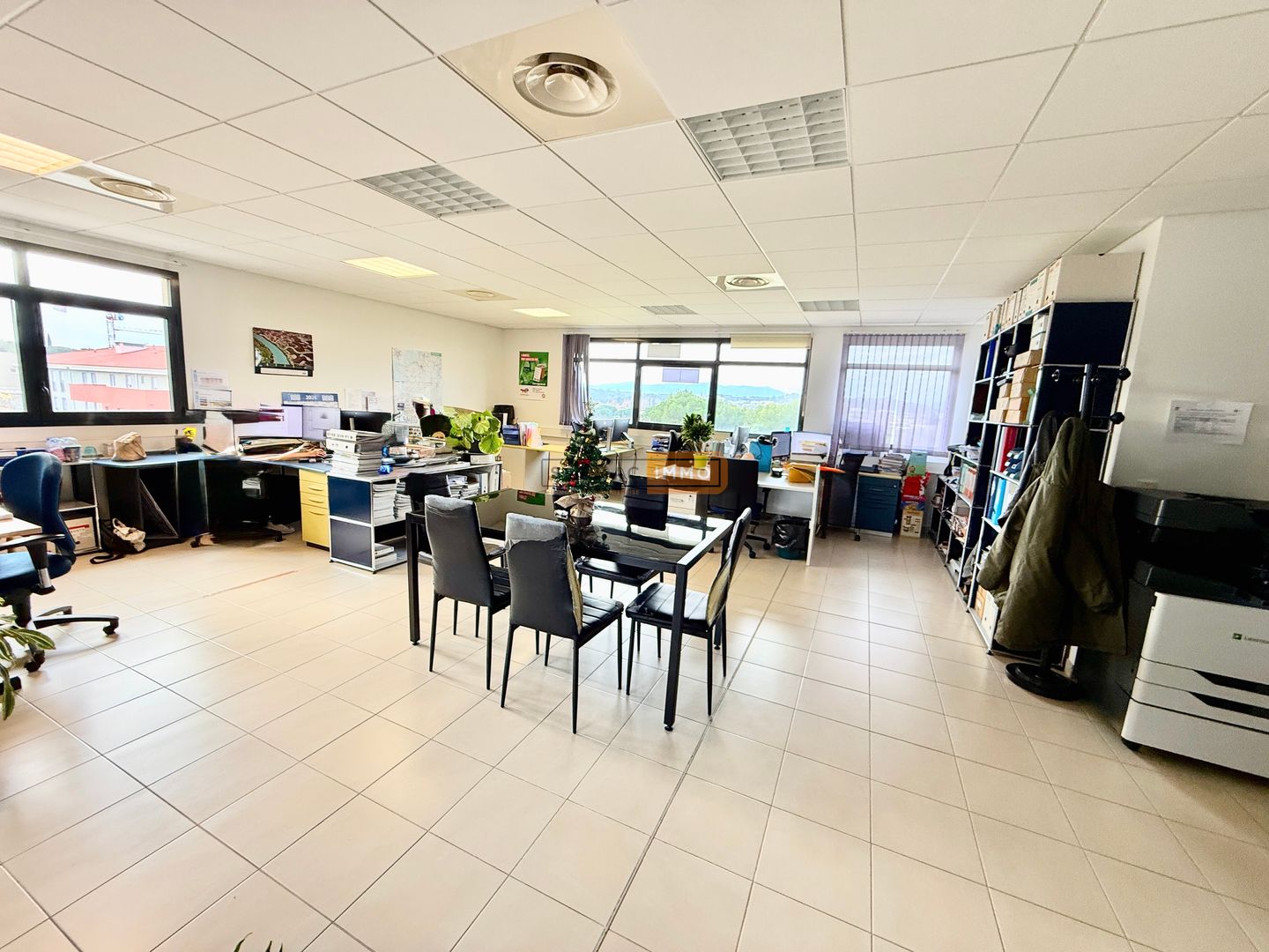 bureau de 105m², Fréjus (Var)