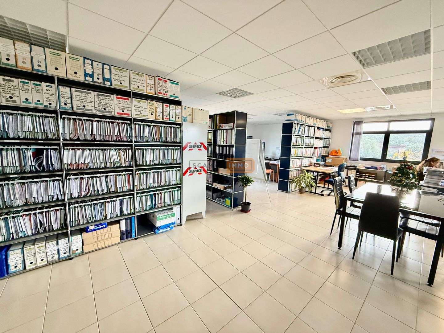 bureau de 105m², Fréjus (Var)