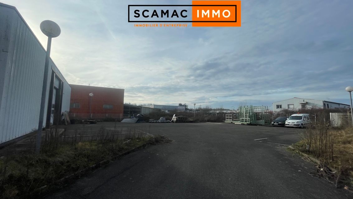 locaux mixtes de 625m², Milly-la-Forêt (Essonne)