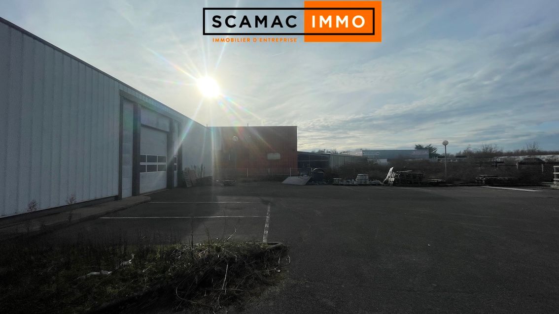 locaux mixtes de 625m², Milly-la-Forêt (Essonne)