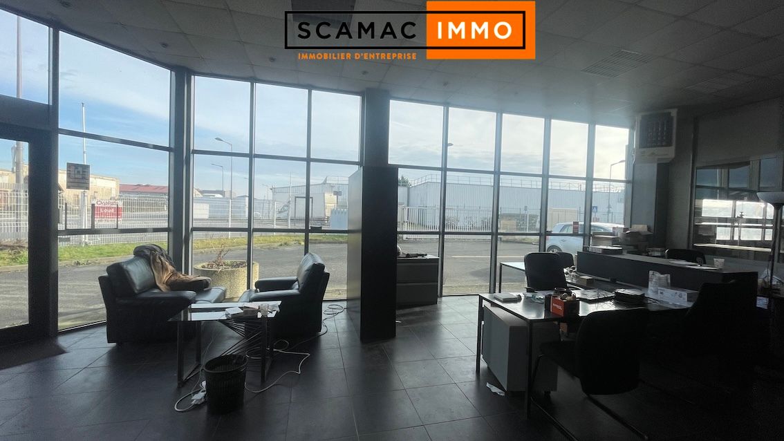 locaux mixtes de 625m², Milly-la-Forêt (Essonne)
