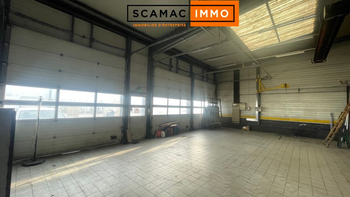 locaux mixtes de 625m², Milly-la-Forêt (Essonne)