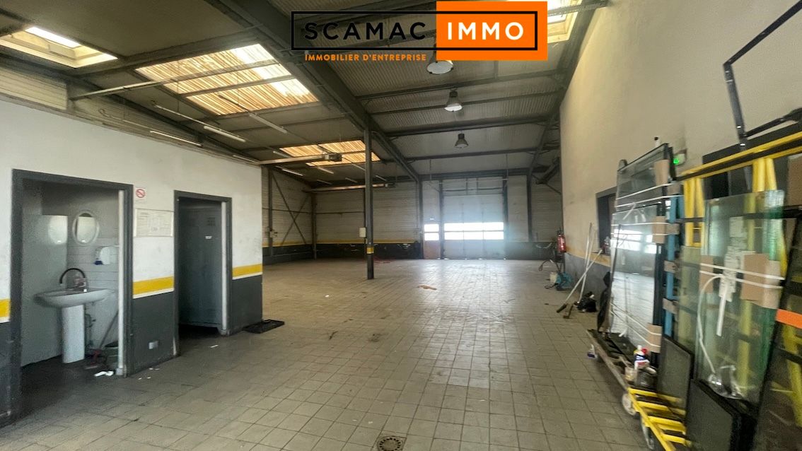 locaux mixtes de 625m², Milly-la-Forêt (Essonne)