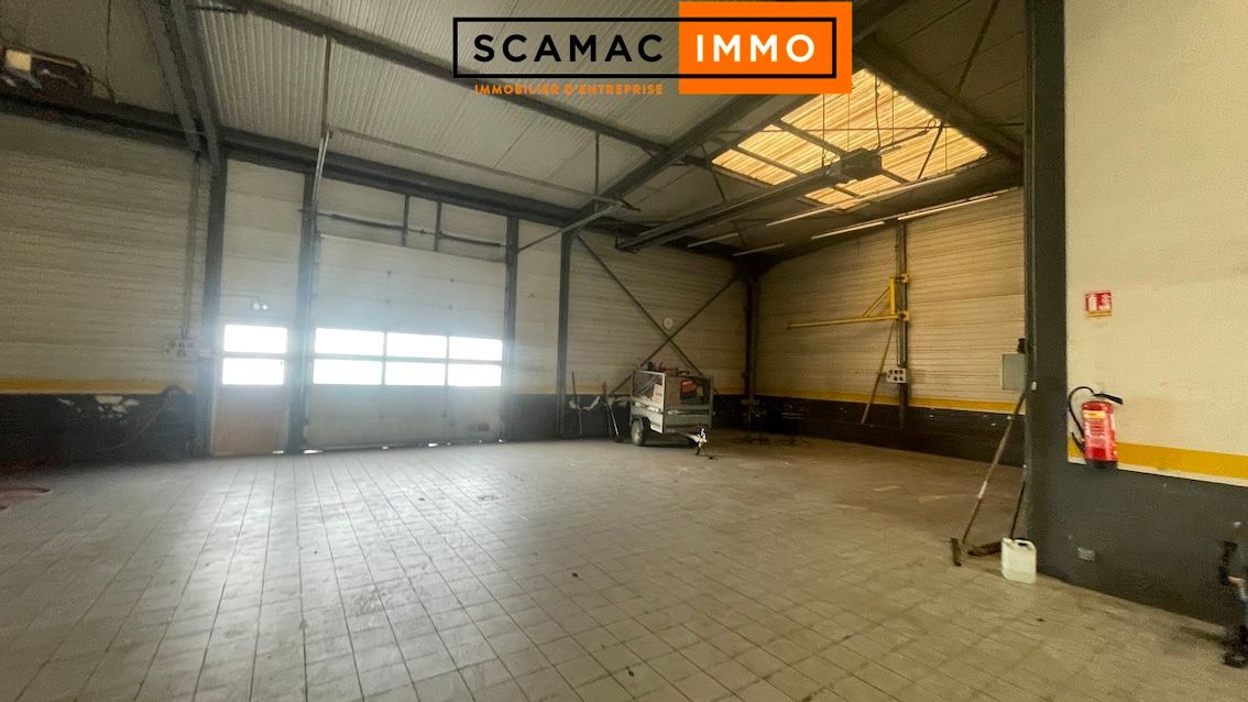 locaux mixtes de 625m², Milly-la-Forêt (Essonne)