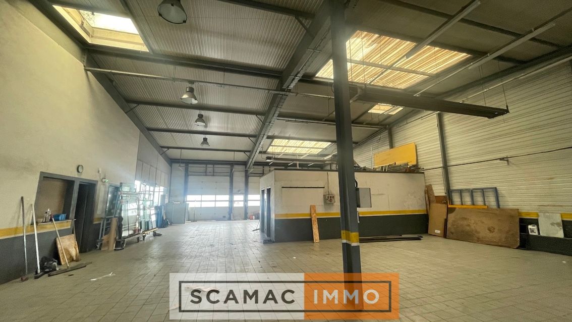 locaux mixtes de 625m², Milly-la-Forêt (Essonne)