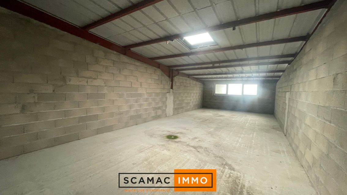 locaux mixtes de 302m², Saint-Chéron (Essonne)