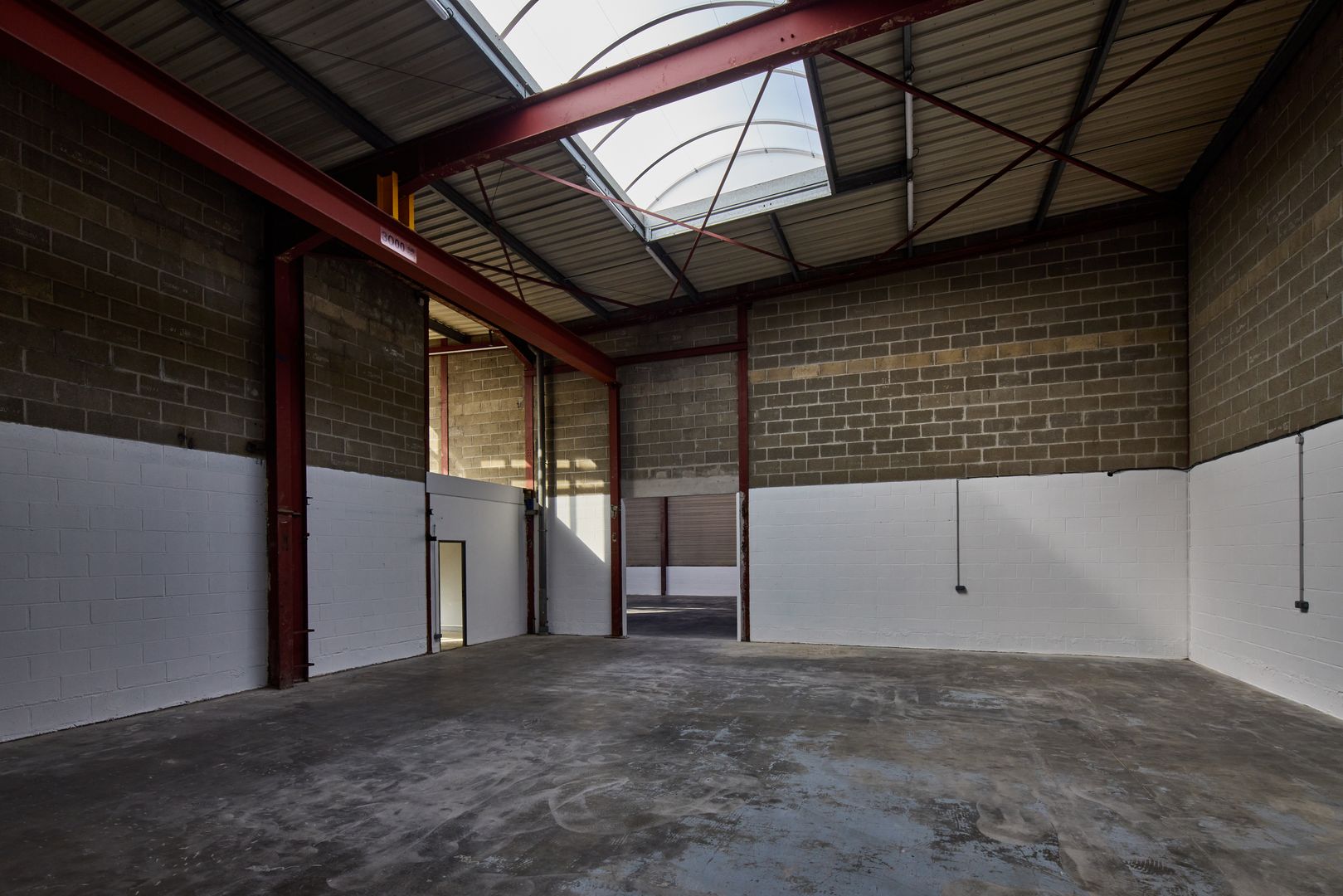 entrepôt de 1 297m², Le Thillay (Val-d'Oise)