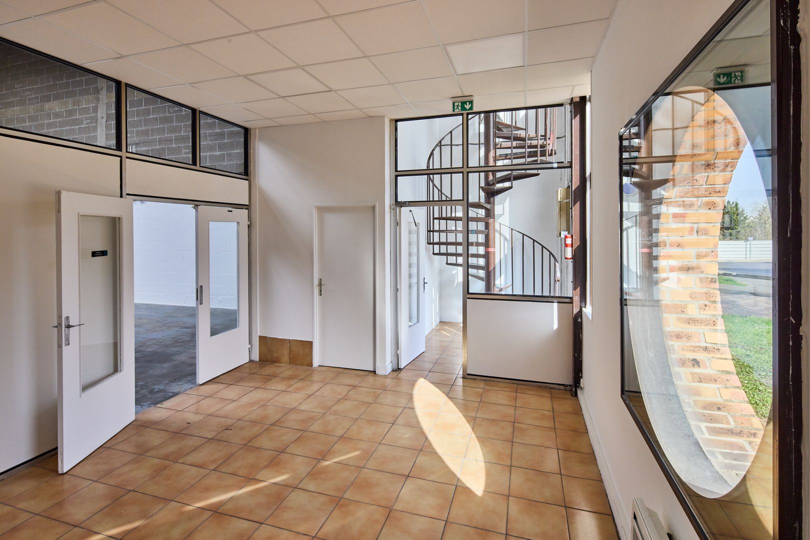 entrepôt de 1 297m², Le Thillay (Val-d'Oise)