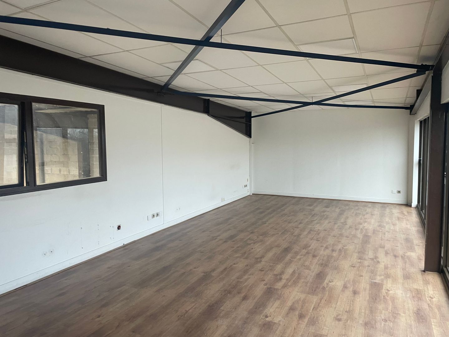 entrepôt de 1&nbsp;293m², Le Thillay (Val-d'Oise)