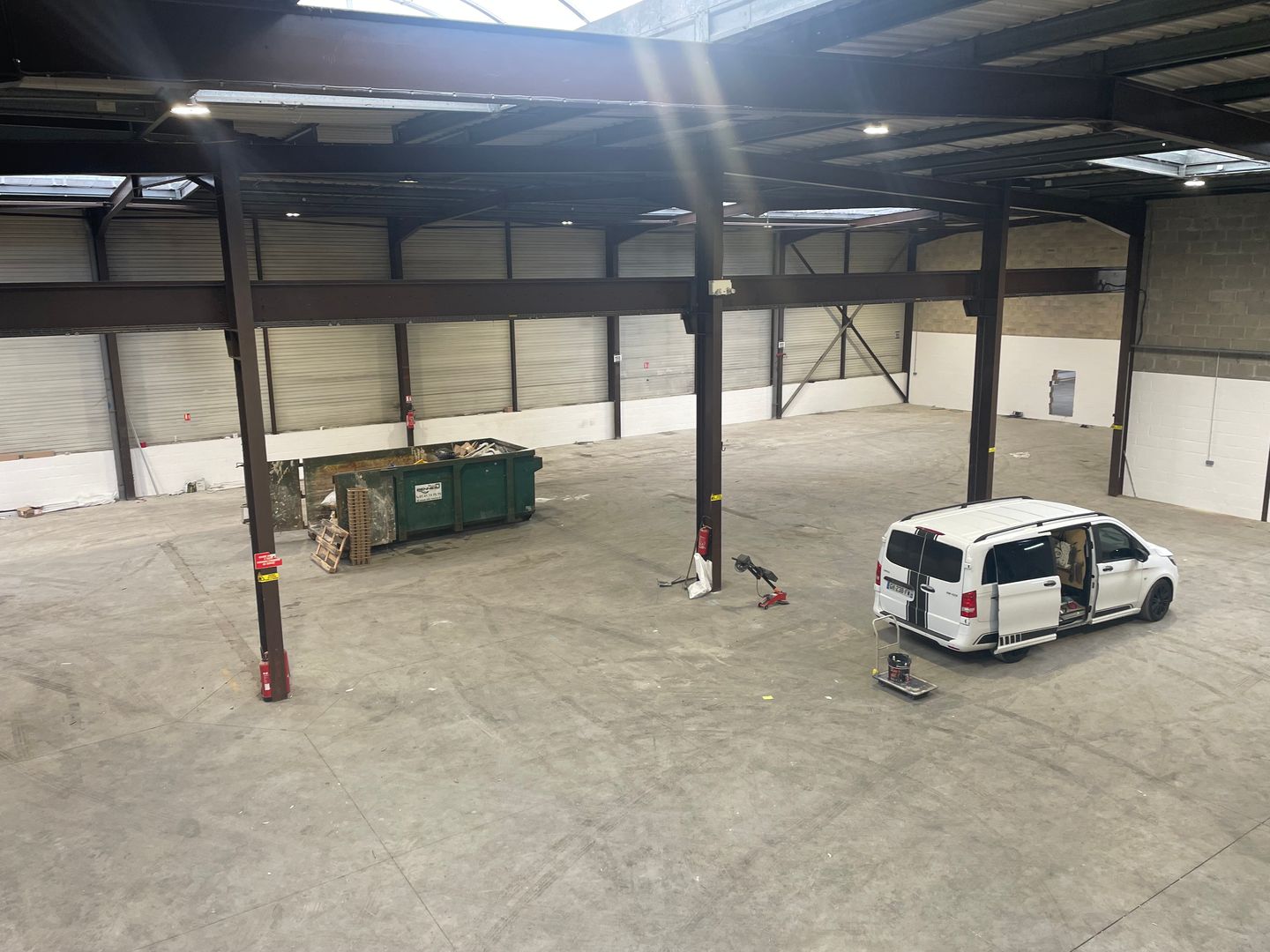 entrepôt de 1&nbsp;293m², Le Thillay (Val-d'Oise)