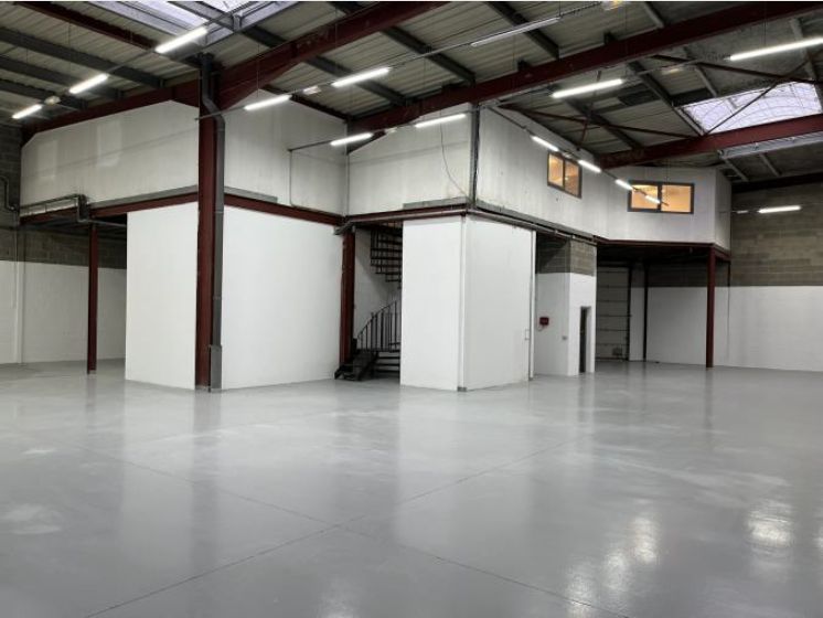 entrepôt de 557m², Le Thillay (Val-d'Oise)