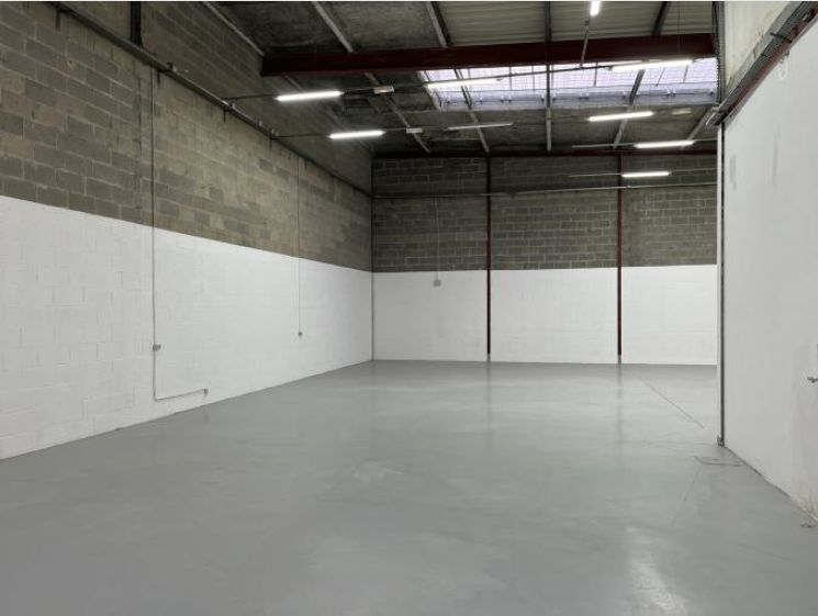 entrepôt de 557m², Le Thillay (Val-d'Oise)