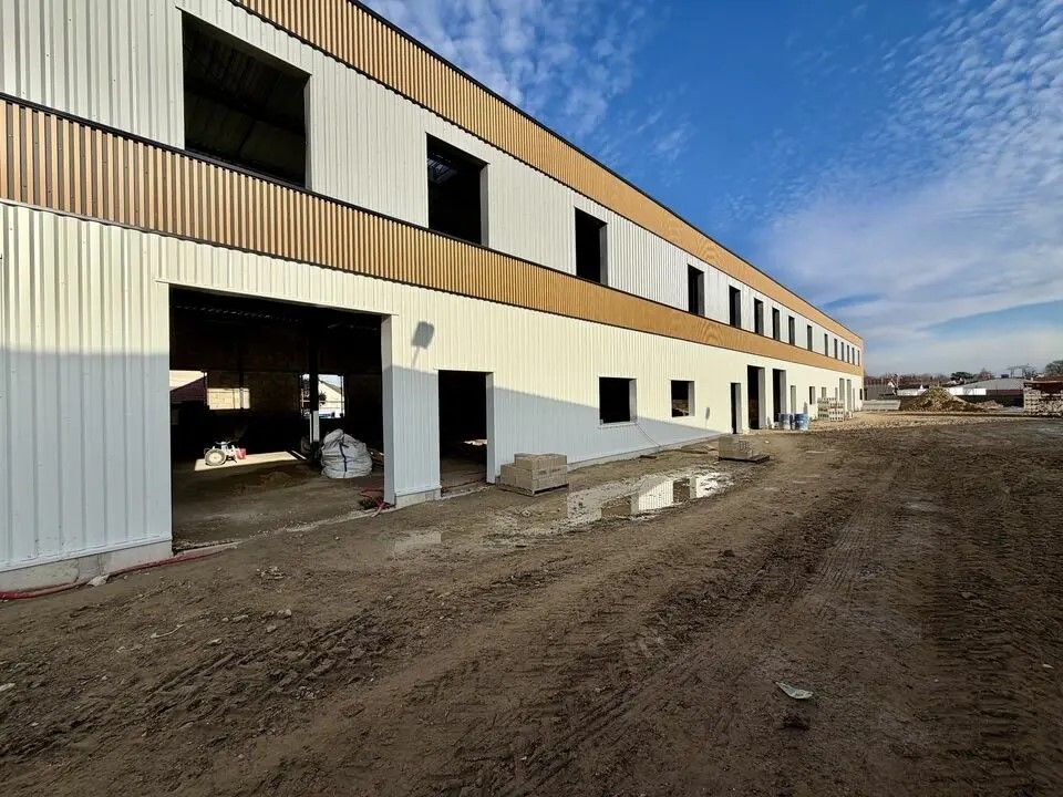 local d'activités de 260m², Asnières-sur-Oise (Val-d'Oise)