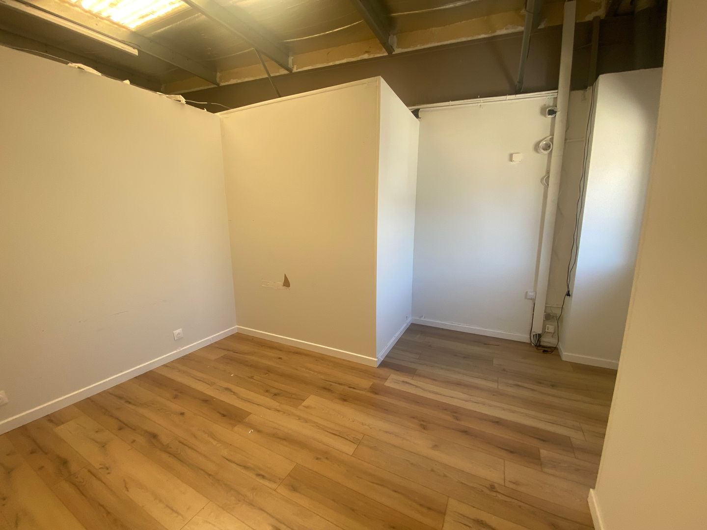 local d'activités de 247m², La Ciotat (Bouches-du-Rhône)