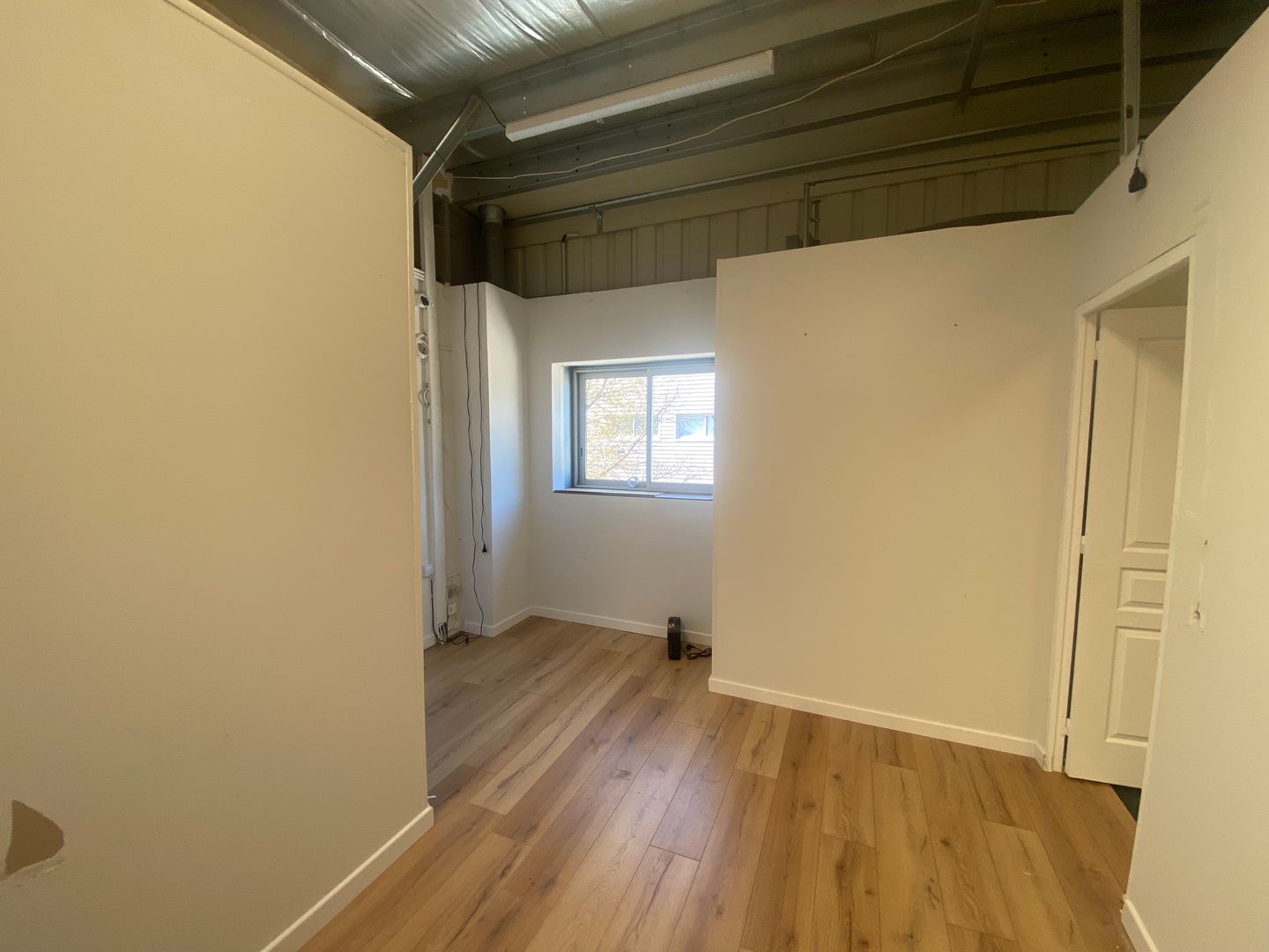 local d'activités de 247m², La Ciotat (Bouches-du-Rhône)