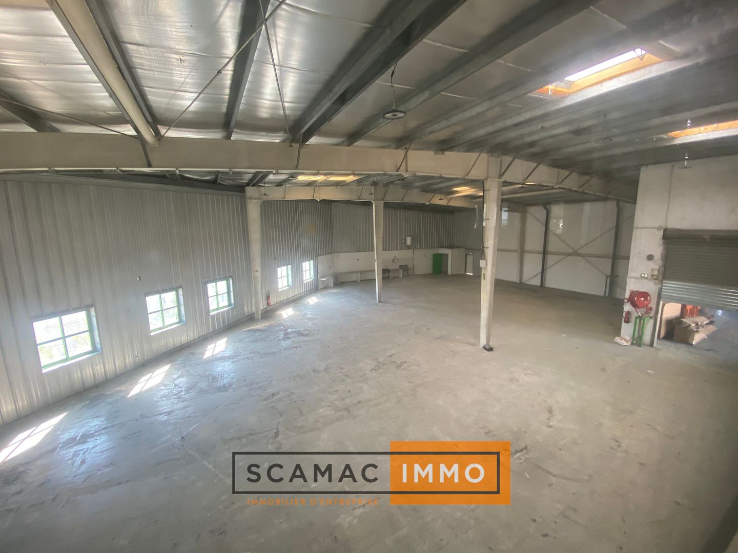 local d'activités de 890m², La Ciotat (Bouches-du-Rhône)