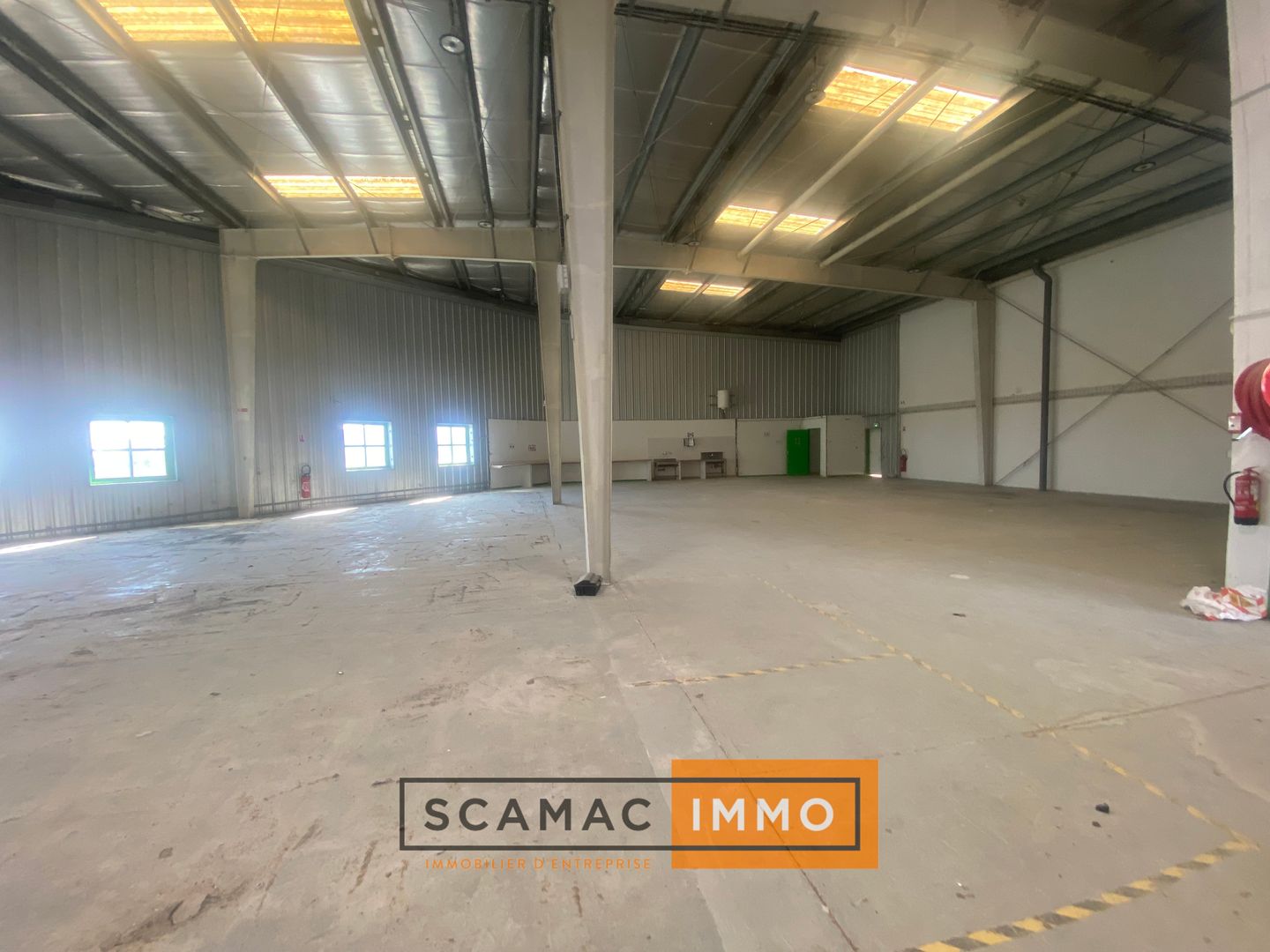 local d'activités de 890m², La Ciotat (Bouches-du-Rhône)