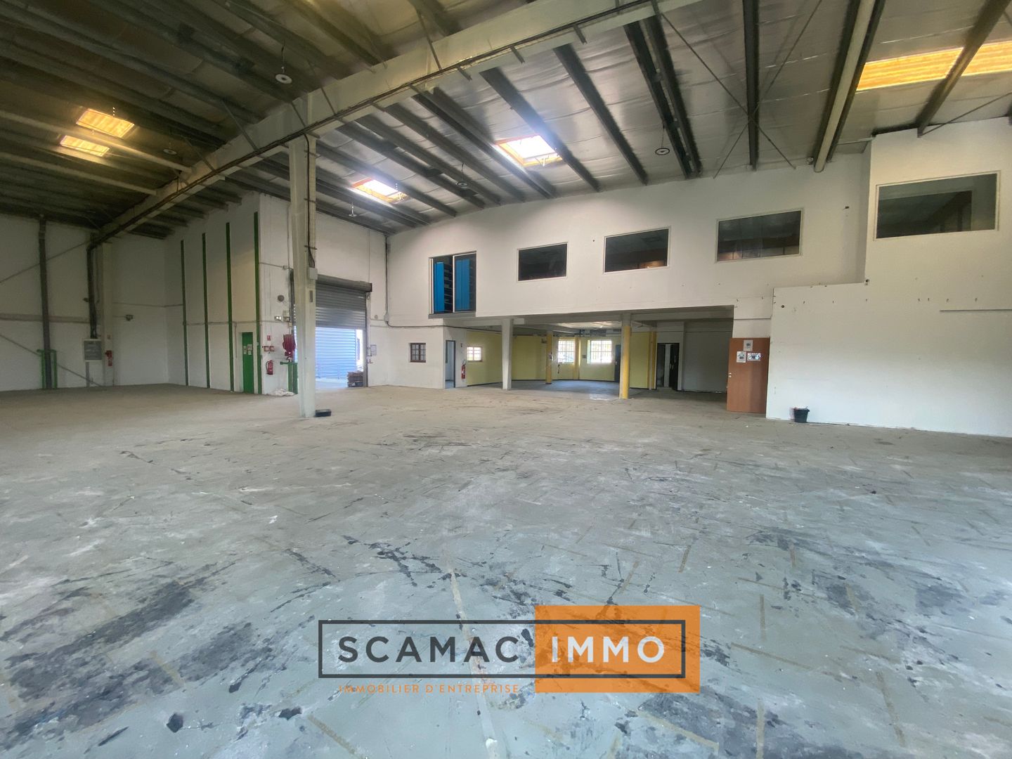 local d'activités de 890m², La Ciotat (Bouches-du-Rhône)