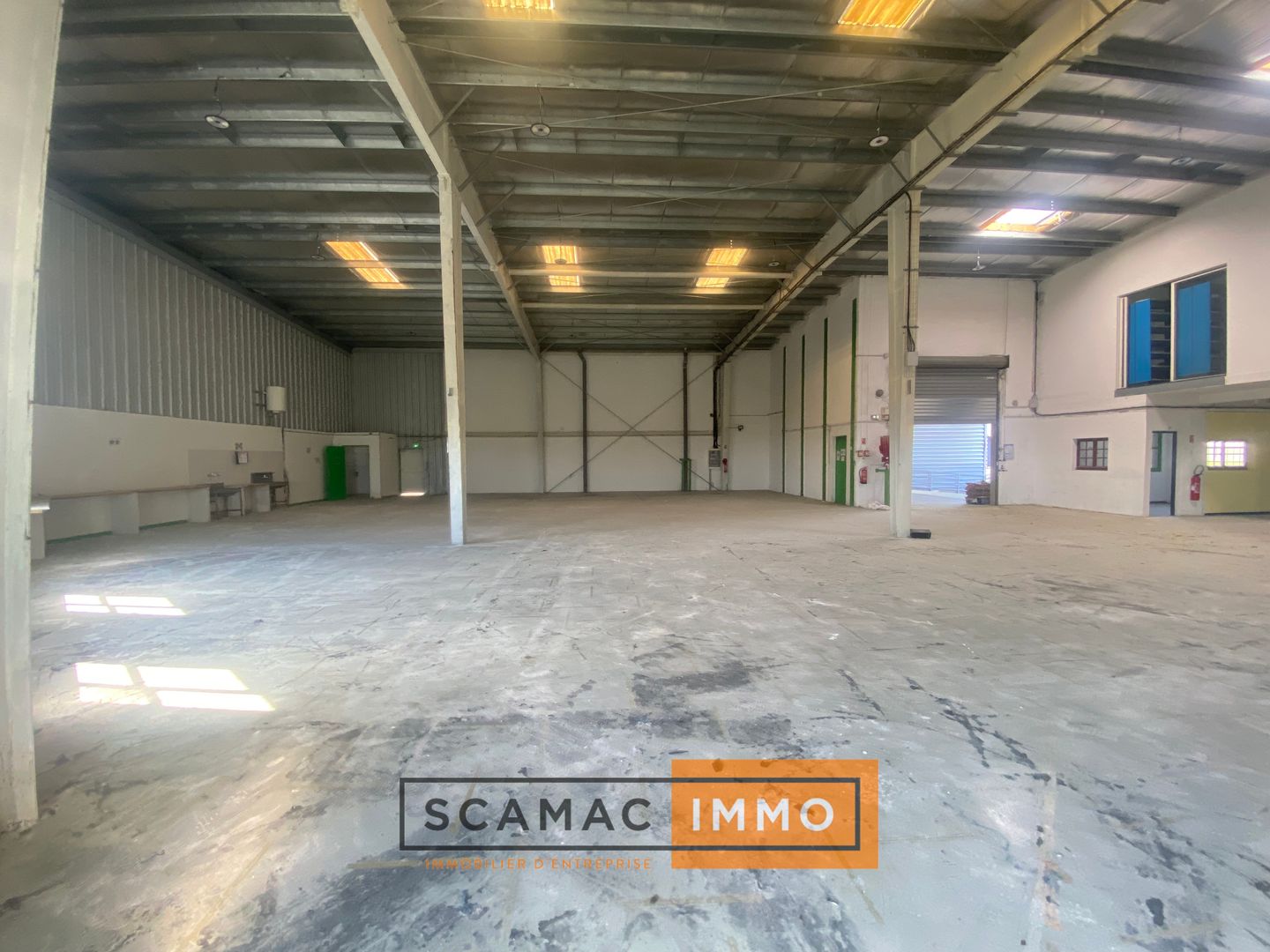 local d'activités de 890m², La Ciotat (Bouches-du-Rhône)