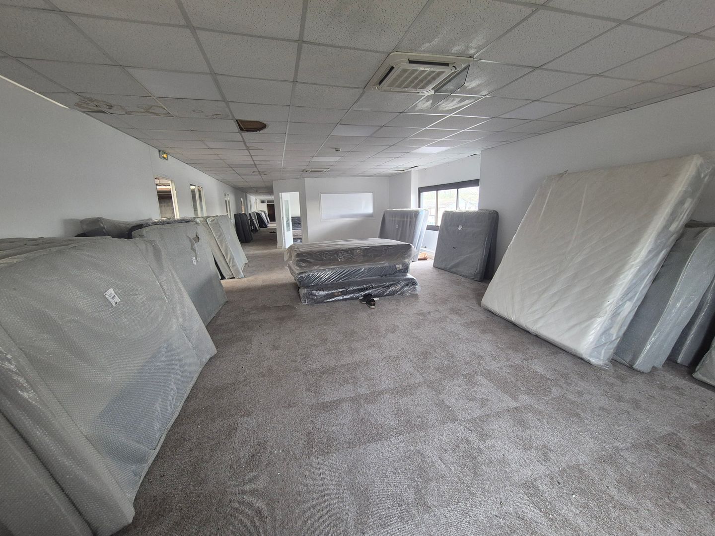 local d'activités de 611m², Saint-Soupplets (Seine-et-Marne)