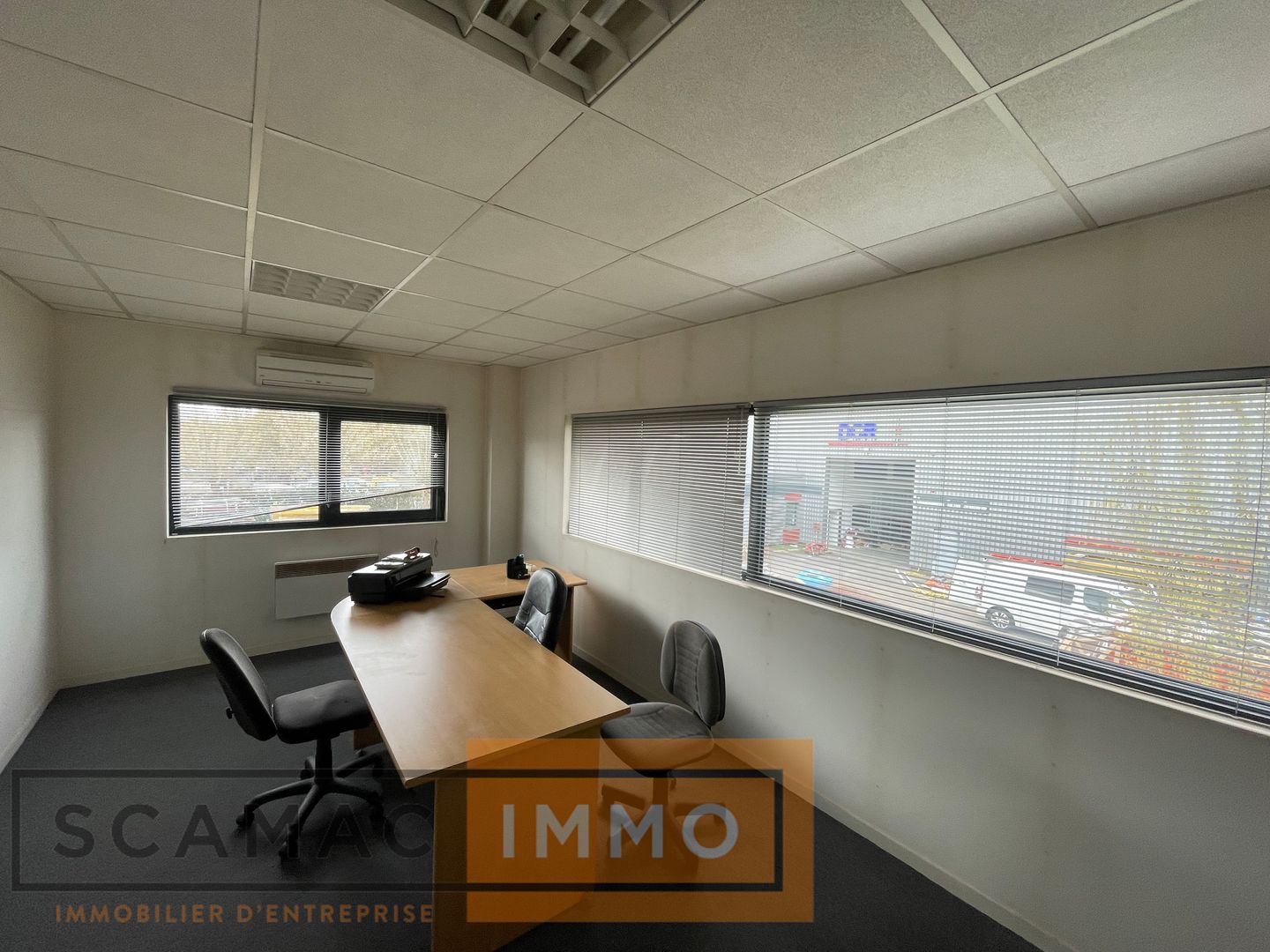 local d'activités de 568m², Saint-Pierre-du-Perray (Essonne)