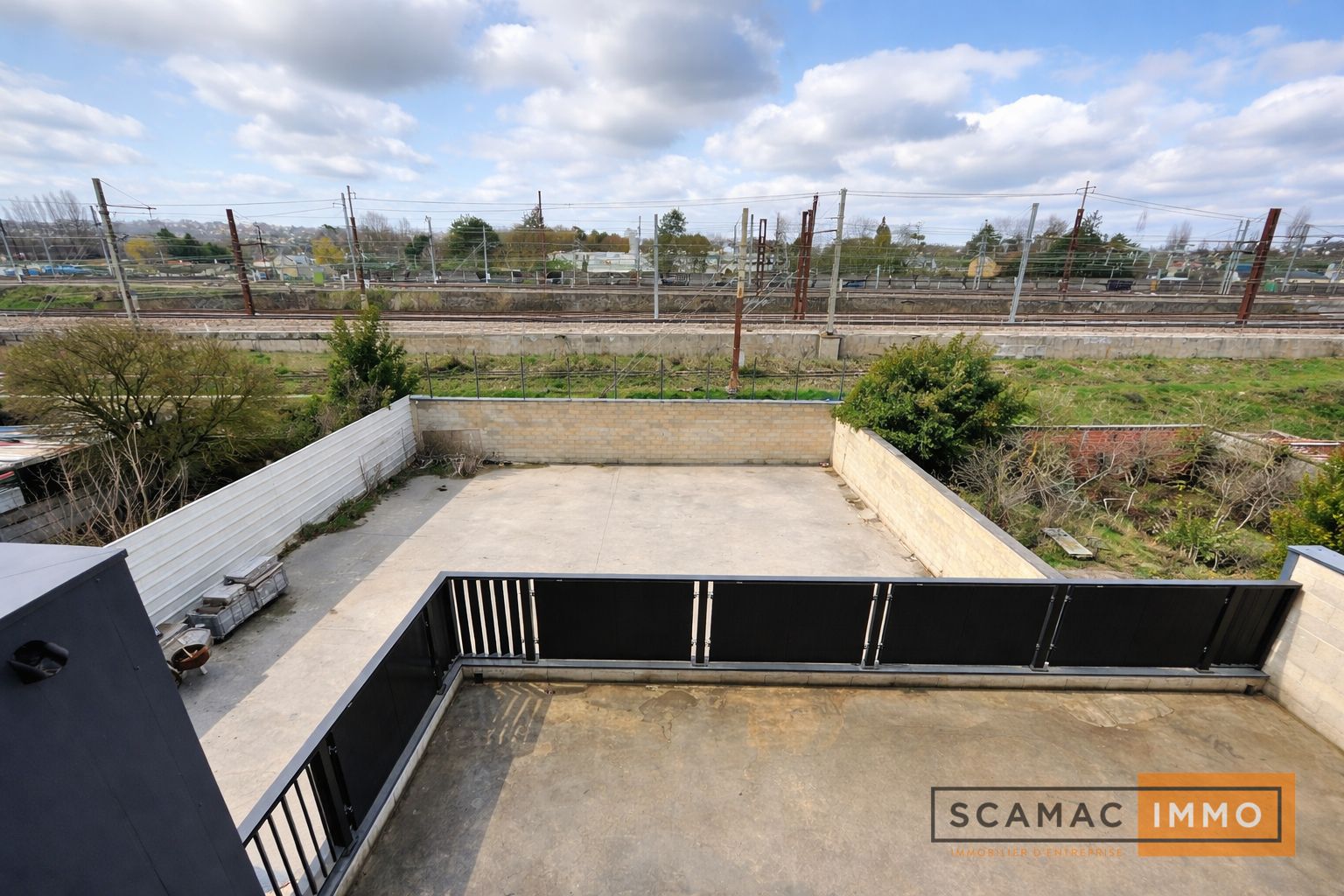 locaux mixtes de 813m², Vigneux-sur-Seine (Essonne)