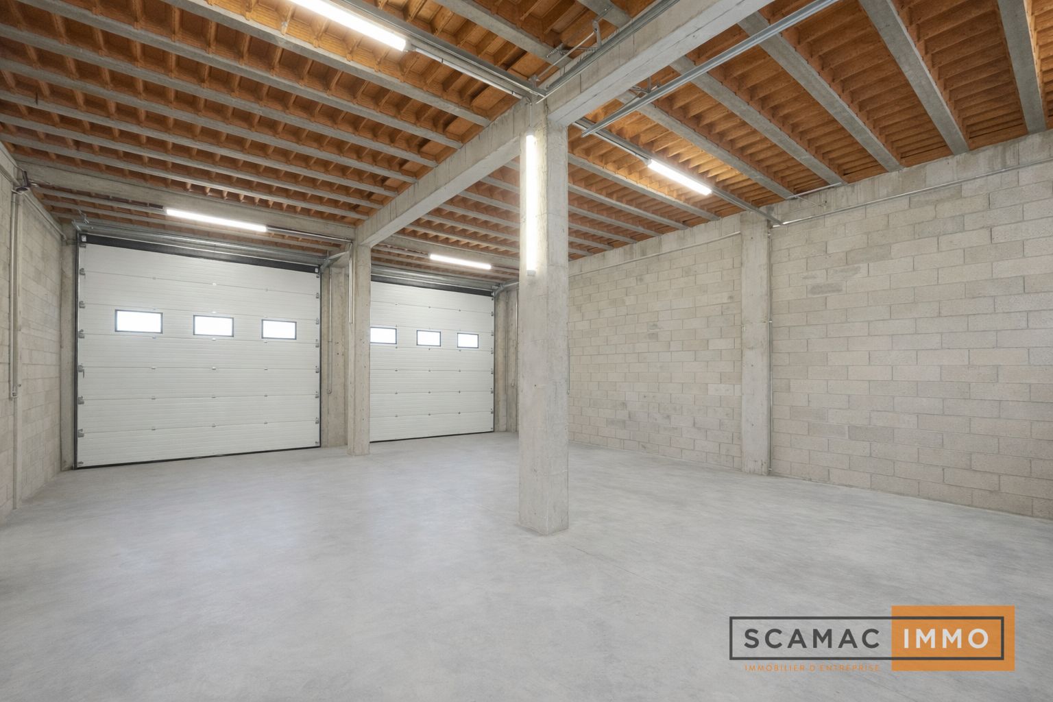 locaux mixtes de 813m², Vigneux-sur-Seine (Essonne)
