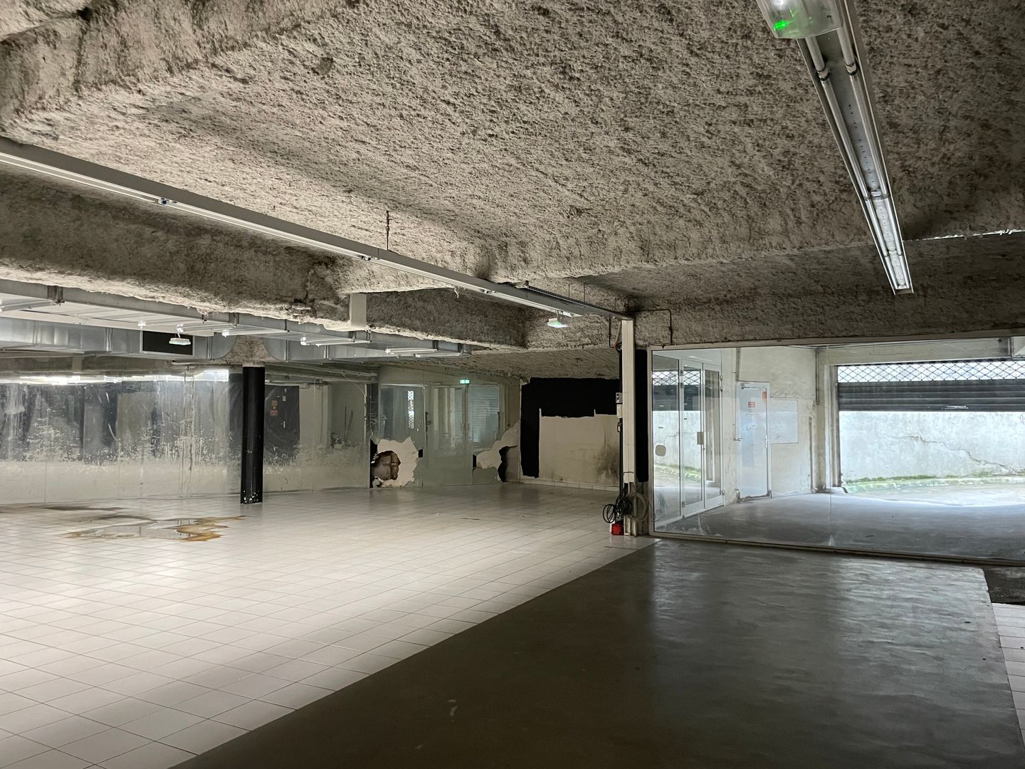 local commercial de 598m², Chaville (Hauts-de-Seine)