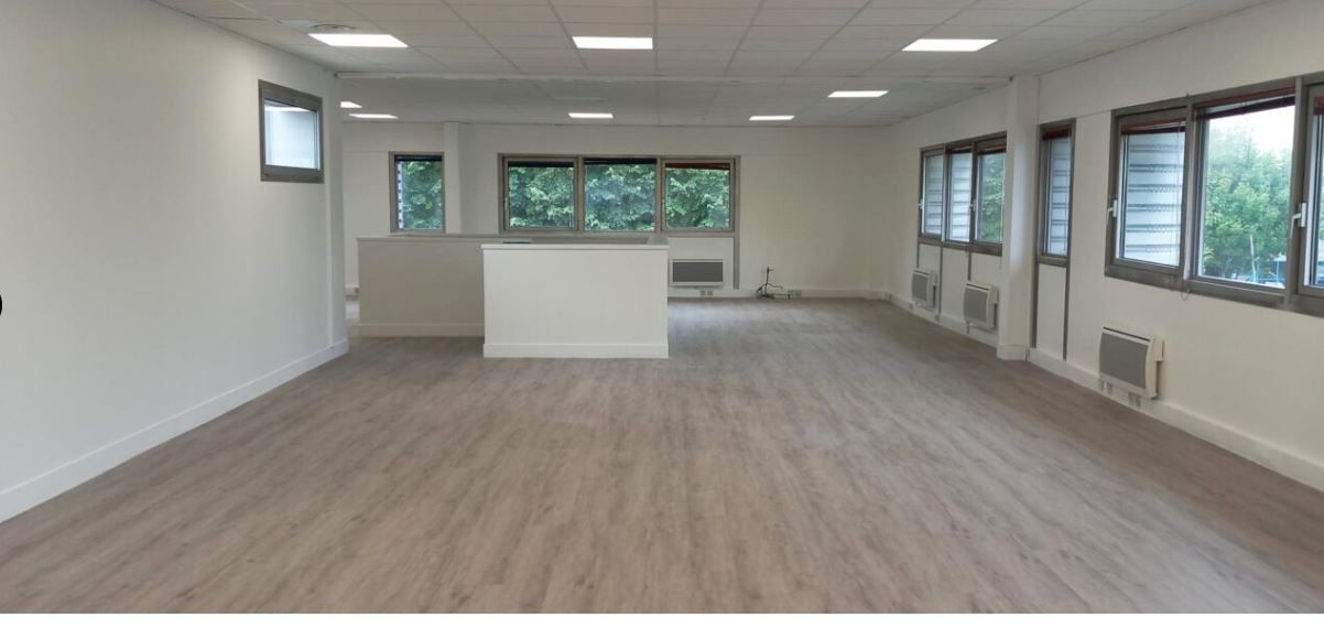 entrepôt de 458m², Tremblay-en-France (Seine-Saint-Denis)