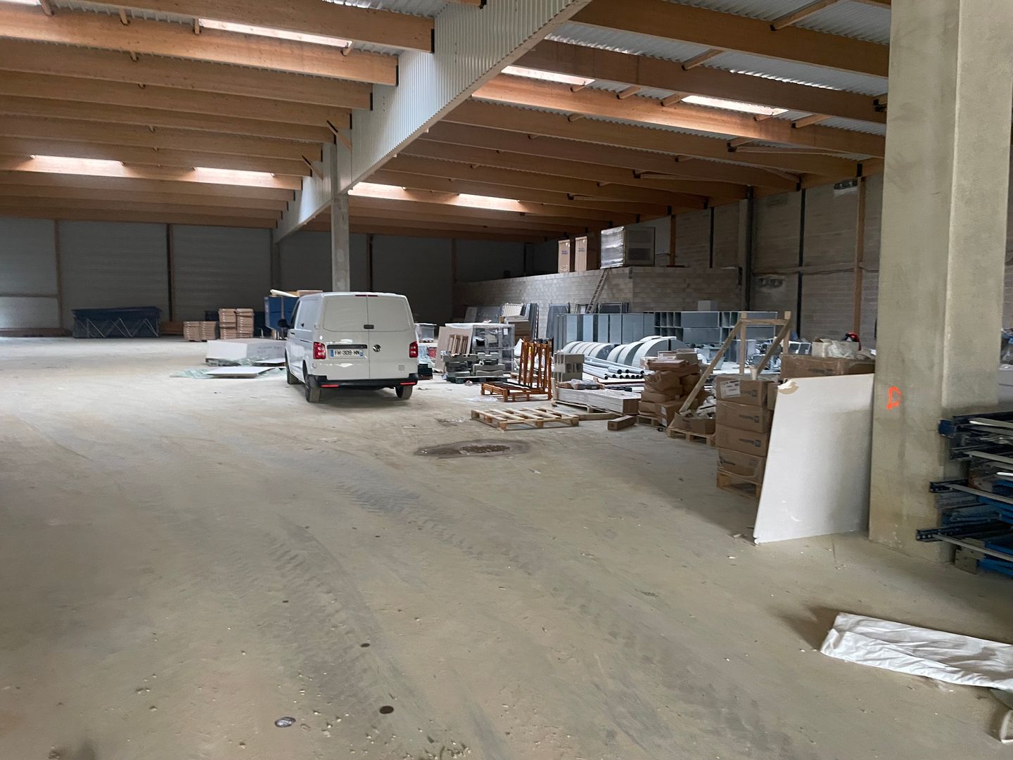 entrepôt de 1&nbsp;200m², Puiseux-en-France (Val-d'Oise)