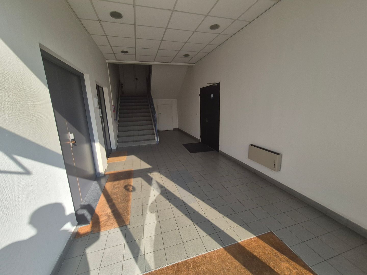 local d'activités de 210m², Roissy-en-France (Val-d'Oise)