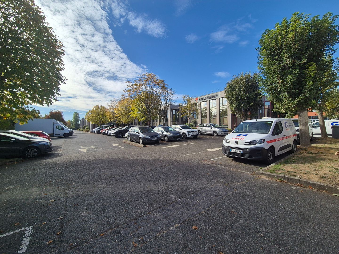 local d'activités de 325m², Roissy-en-France (Val-d'Oise)