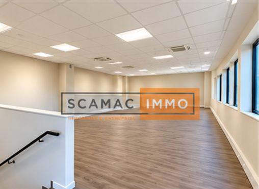 local d'activités de 1 211m², Saint-Ouen-l'Aumône (Val-d'Oise)
