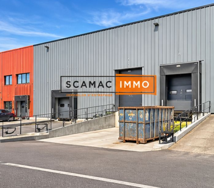 local d'activités de 1 211m², Saint-Ouen-l'Aumône (Val-d'Oise)