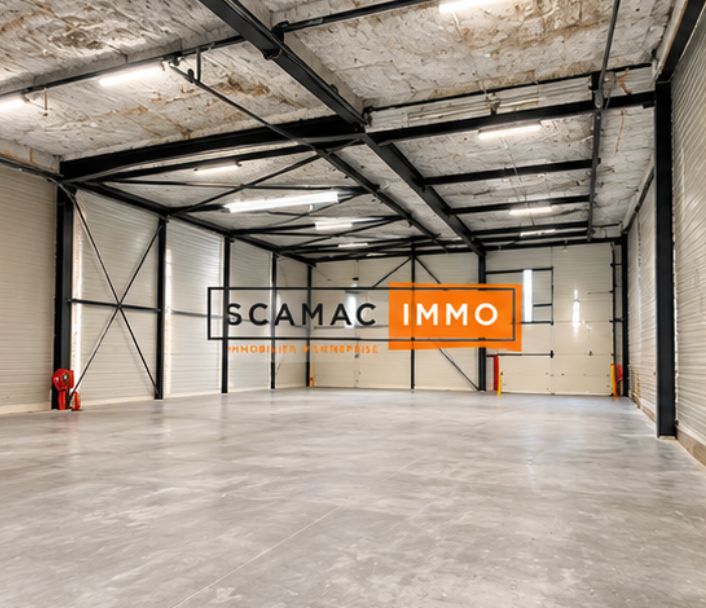 local d'activités de 1 211m², Saint-Ouen-l'Aumône (Val-d'Oise)