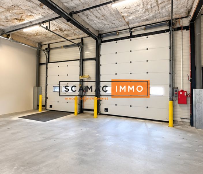 Local d'activités de 1 211 m², Saint-Ouen-l'Aumône