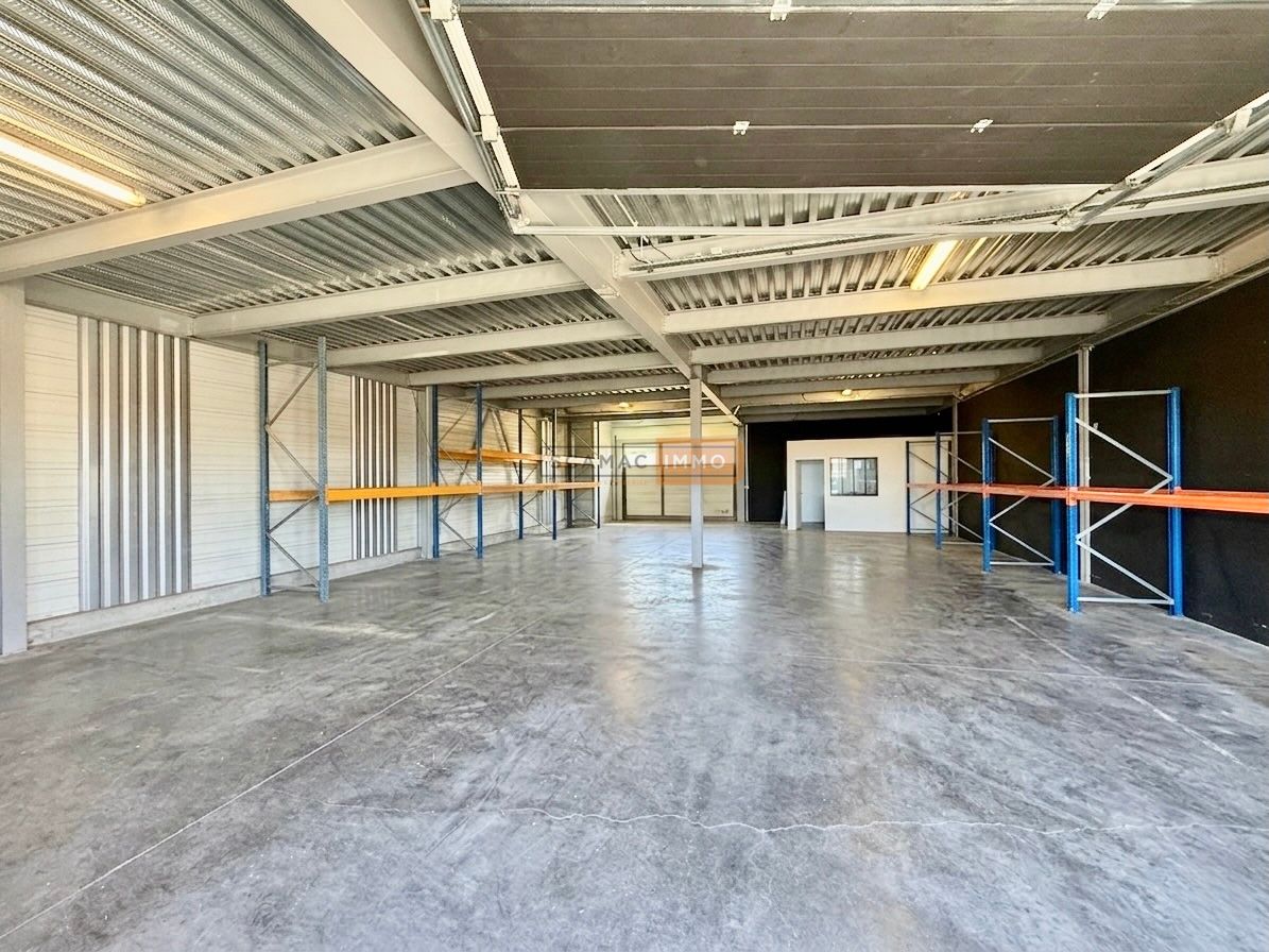 entrepôt de 230m², Fréjus (Var)