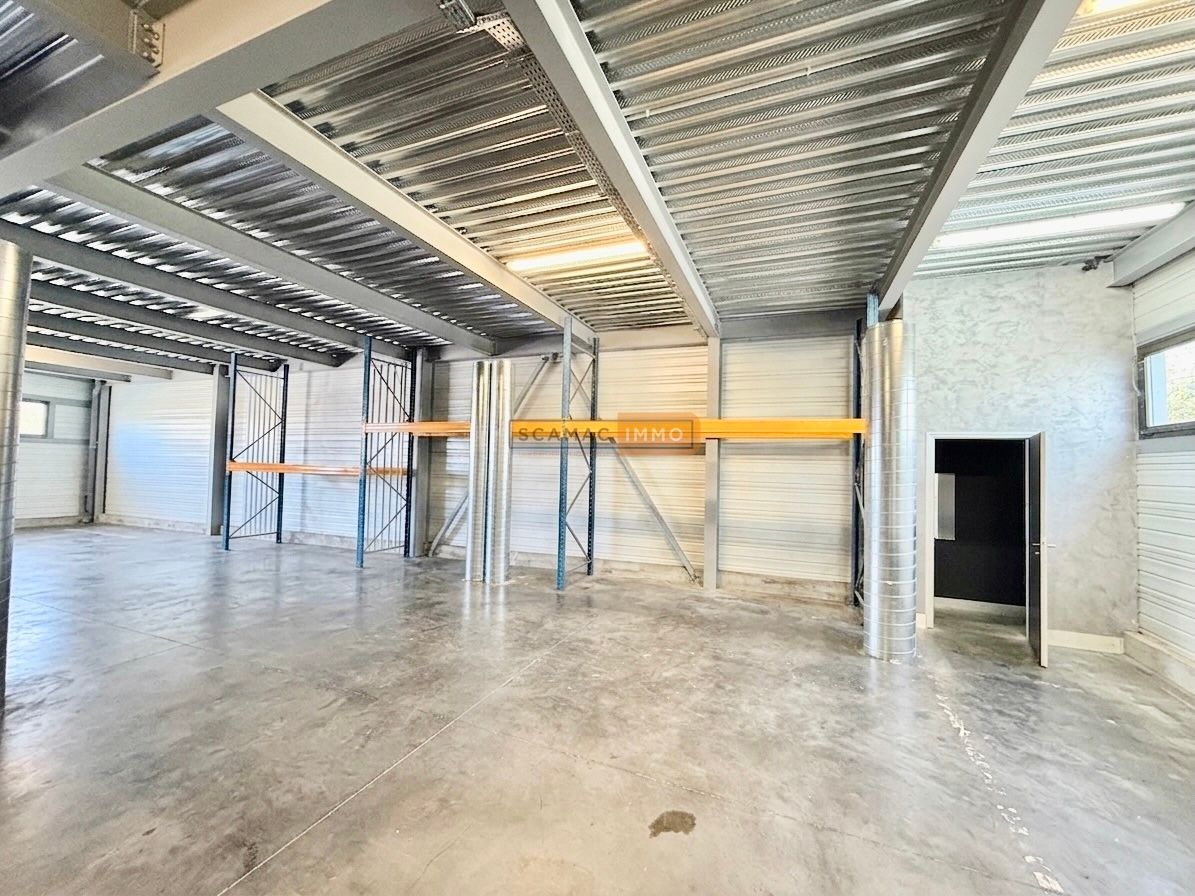 entrepôt de 230m², Fréjus (Var)