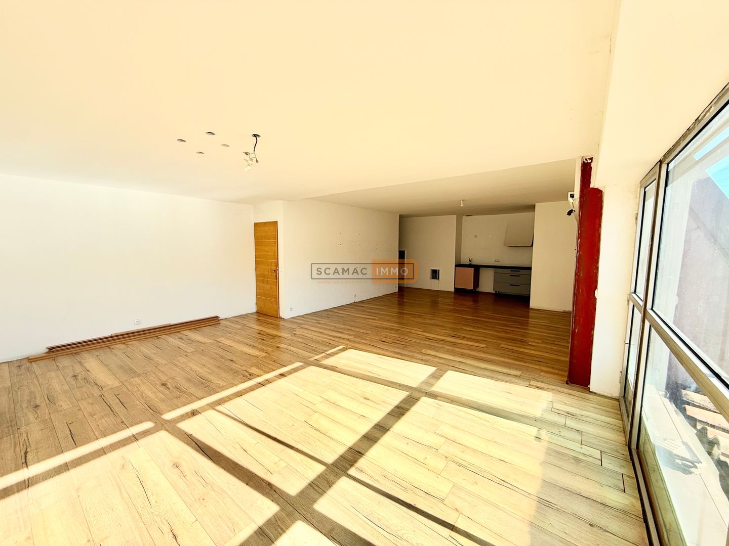 local d'activités de 461m², Trans-en-Provence (Var)