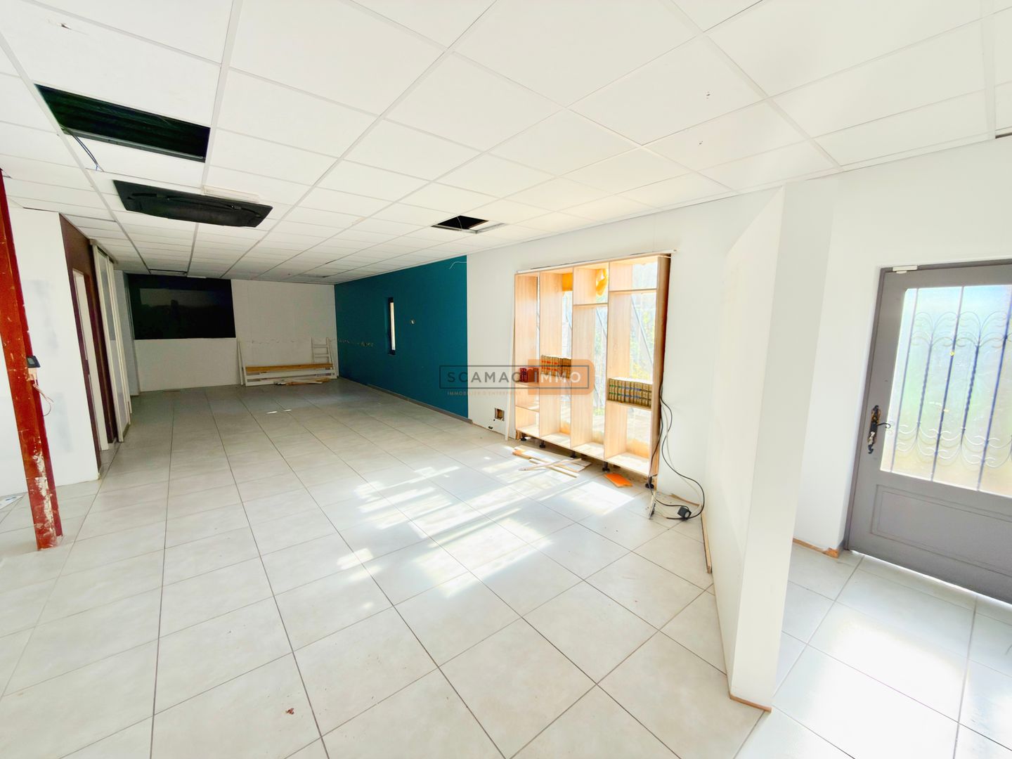 local d'activités de 461m², Trans-en-Provence (Var)