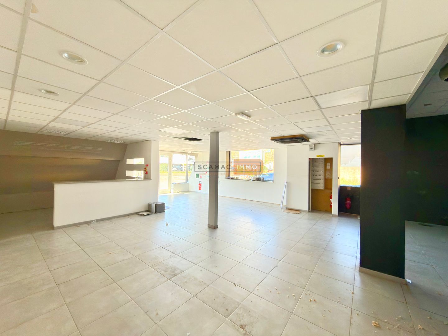 local d'activités de 461m², Trans-en-Provence (Var)