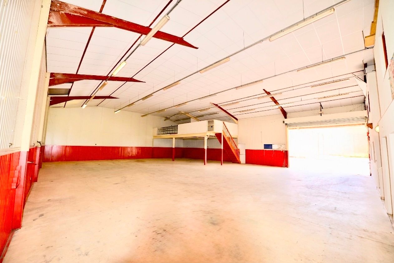 local d'activités de 515m², Fréjus (Var)