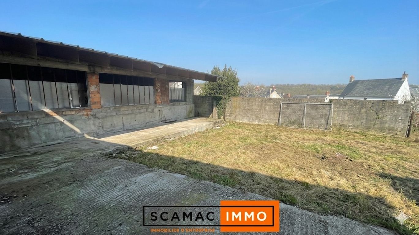 locaux mixtes de 740m², Méréville (Essonne)