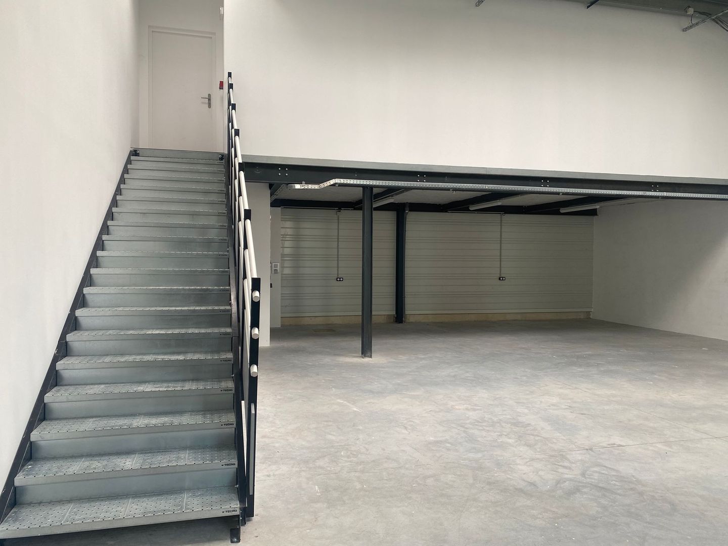 entrepôt de 200m², Stains (Seine-Saint-Denis)