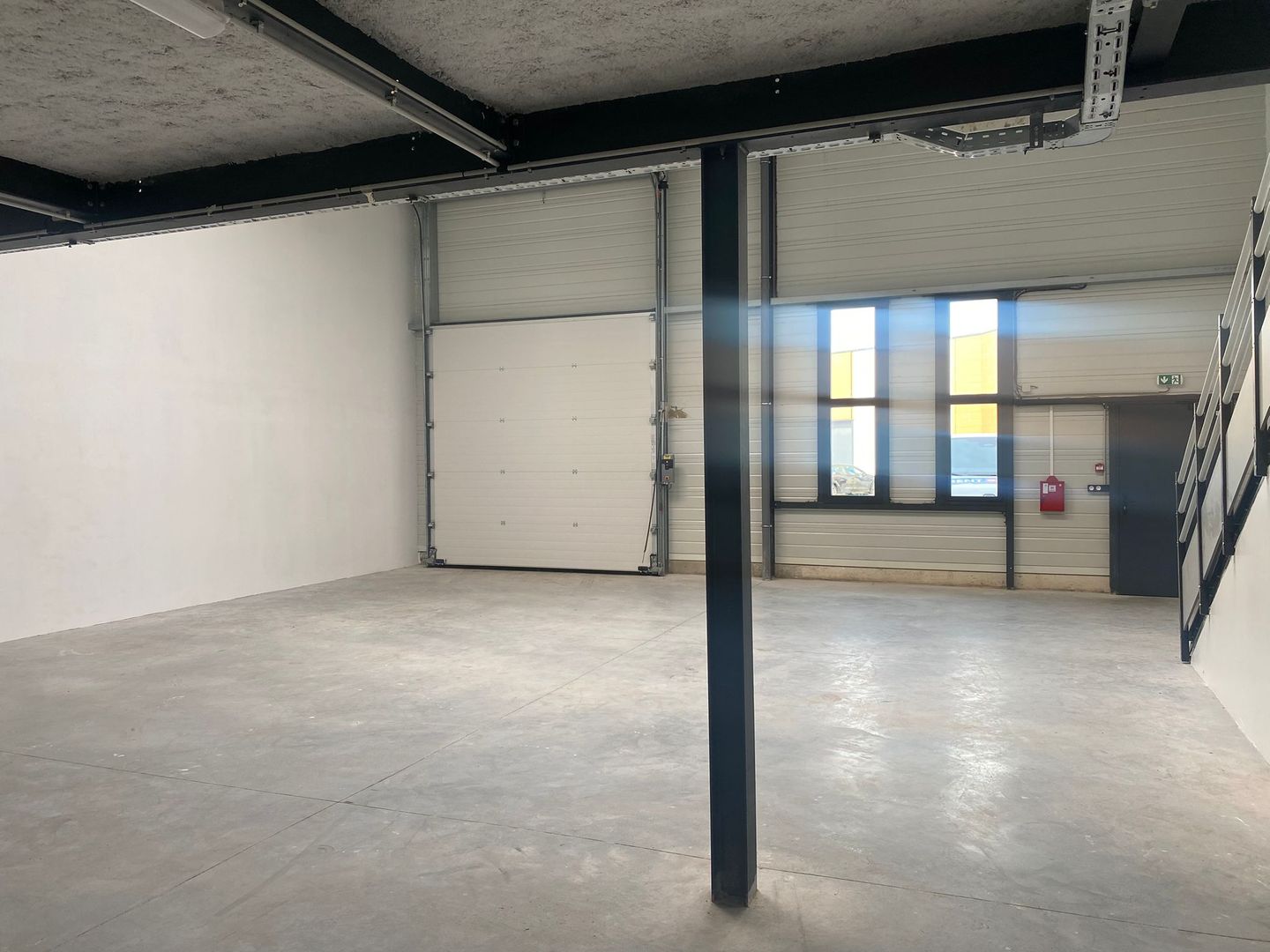 entrepôt de 200m², Stains (Seine-Saint-Denis)