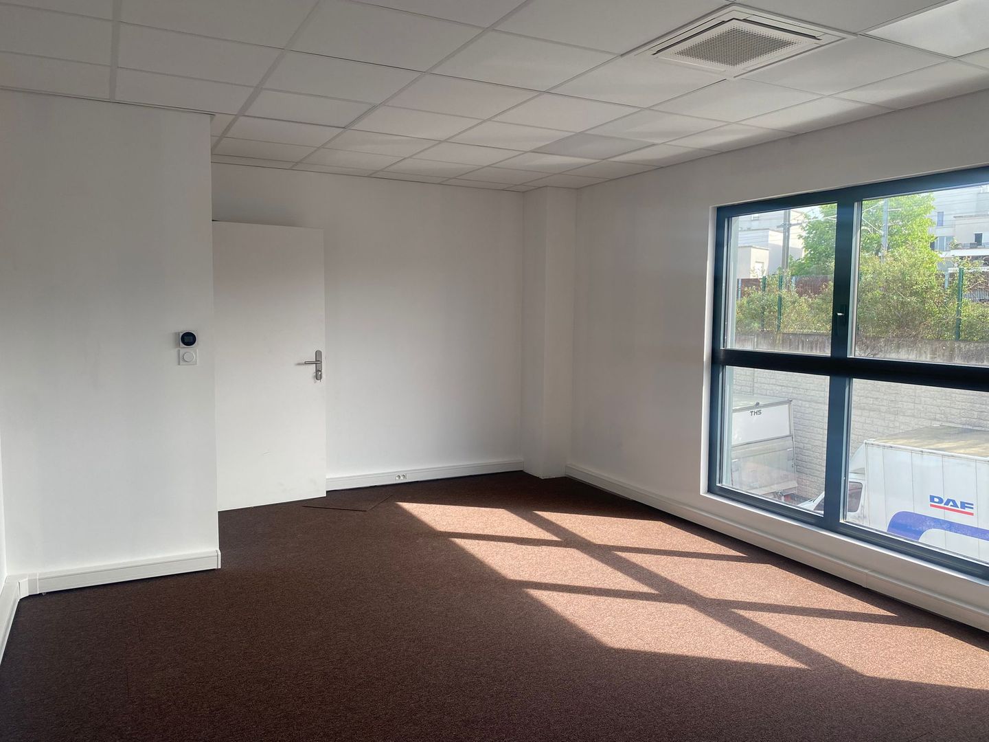 entrepôt de 200m², Stains (Seine-Saint-Denis)