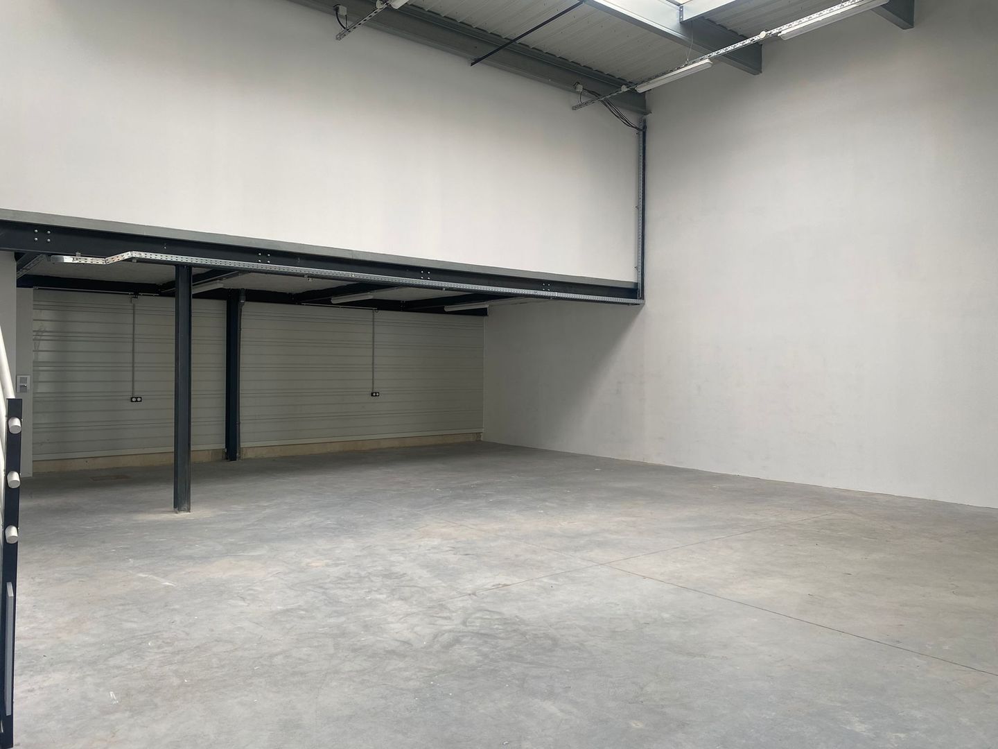 entrepôt de 200m², Stains (Seine-Saint-Denis)