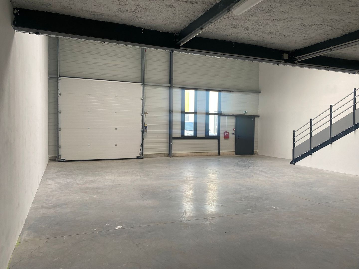 entrepôt de 200m², Stains (Seine-Saint-Denis)