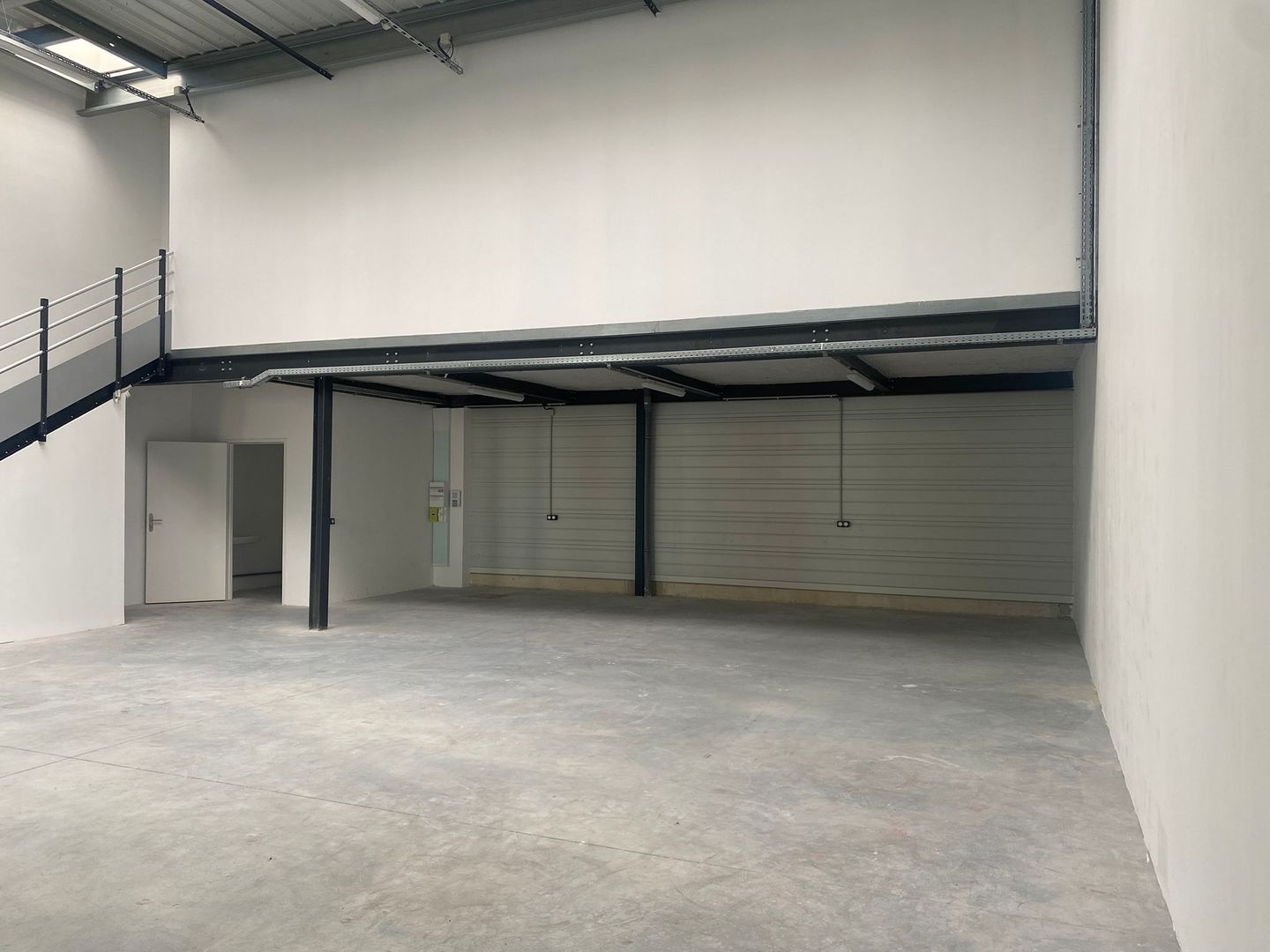 entrepôt de 200m², Stains (Seine-Saint-Denis)